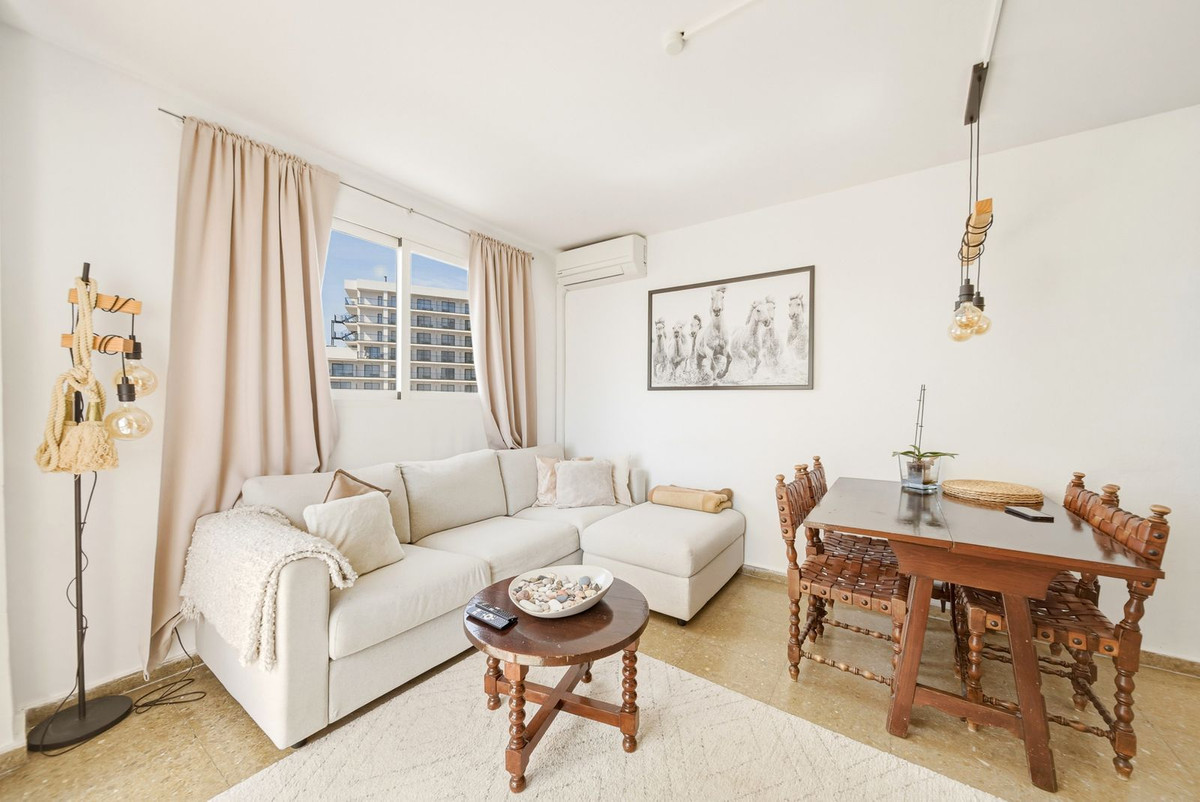 Se vende Apartamento Planta Media de 3 dormitorios en Costa Del Sol, Málaga, España