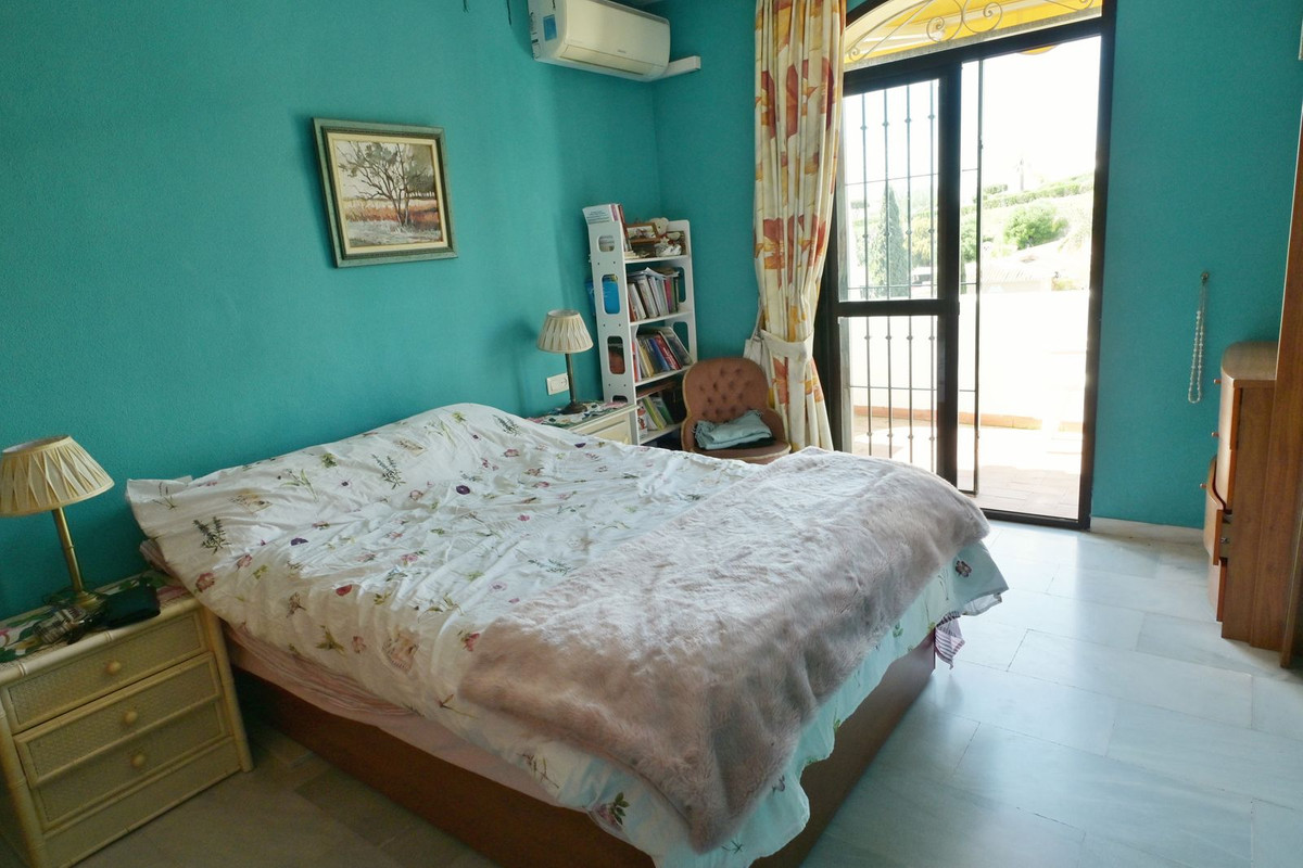 4 Bed Townhouse for sale in Calahonda Costa Del Sol, Málaga, Spain
