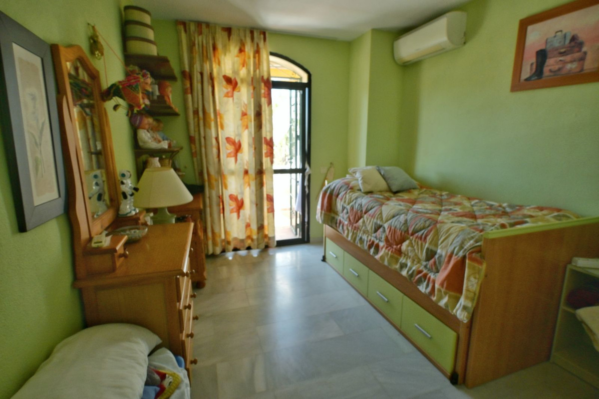 4 Bed Townhouse for sale in Calahonda Costa Del Sol, Málaga, Spain