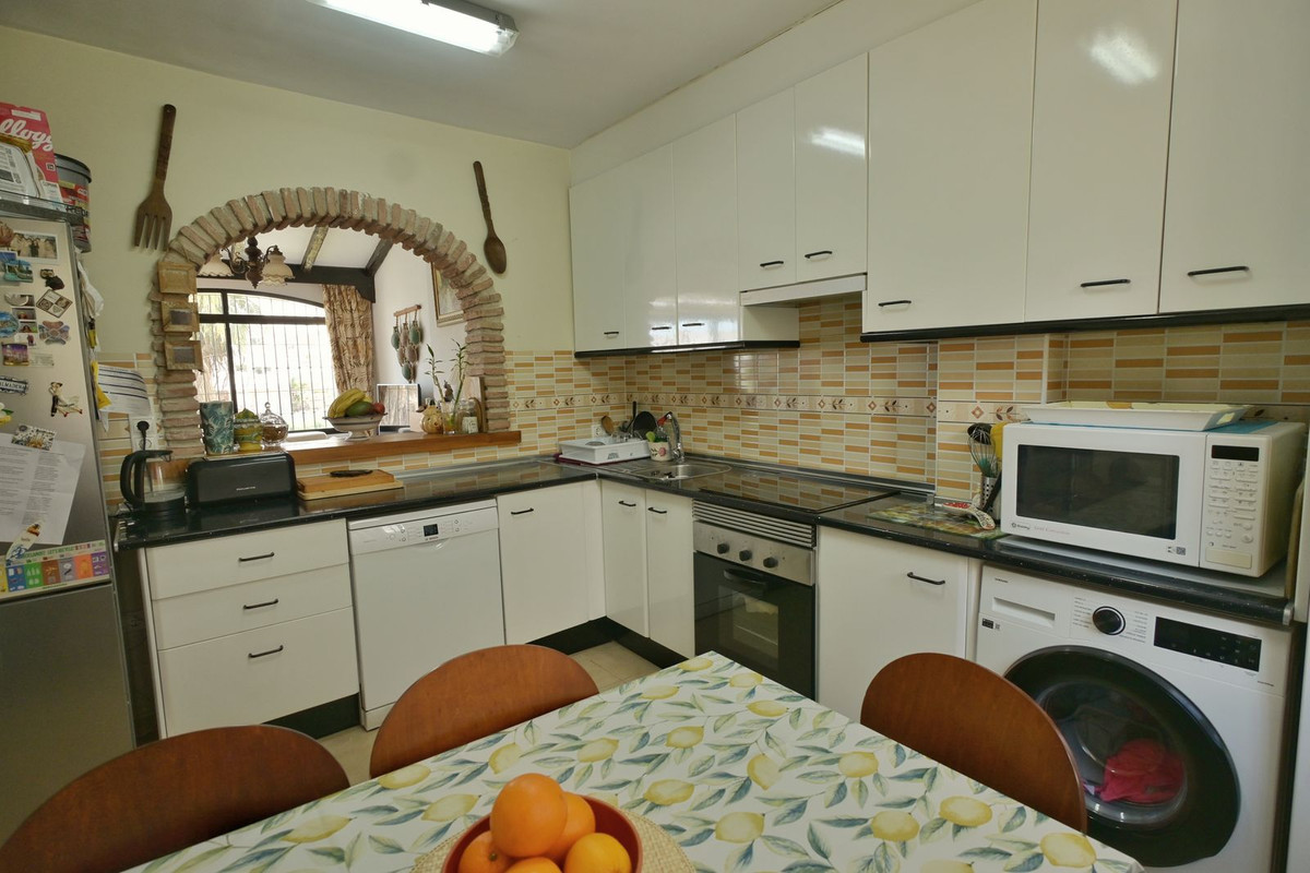 4 Bed Townhouse for sale in Calahonda Costa Del Sol, Málaga, Spain