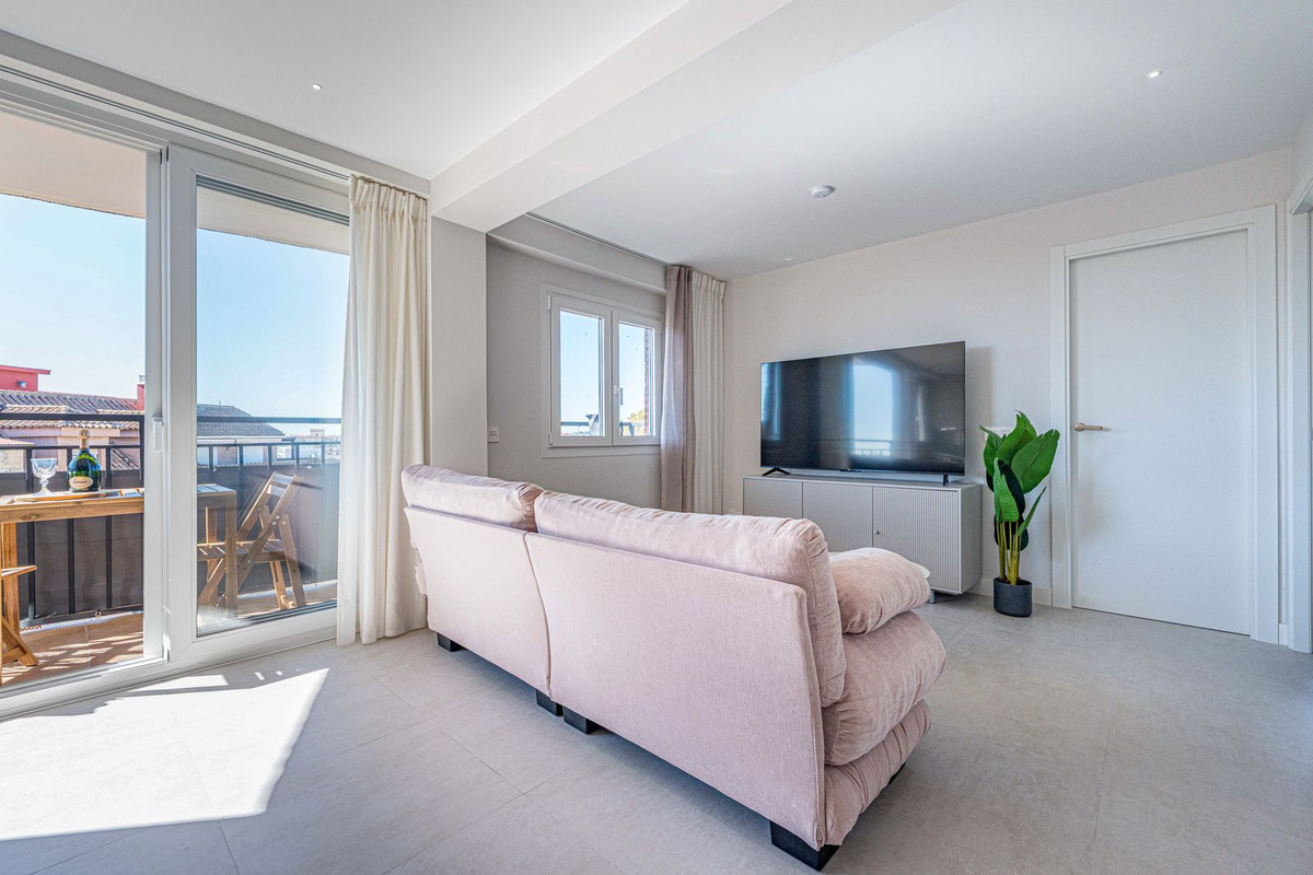Se vende Apartamento en Planta Última de 3 dormitorios en Costa Del Sol, Málaga, España