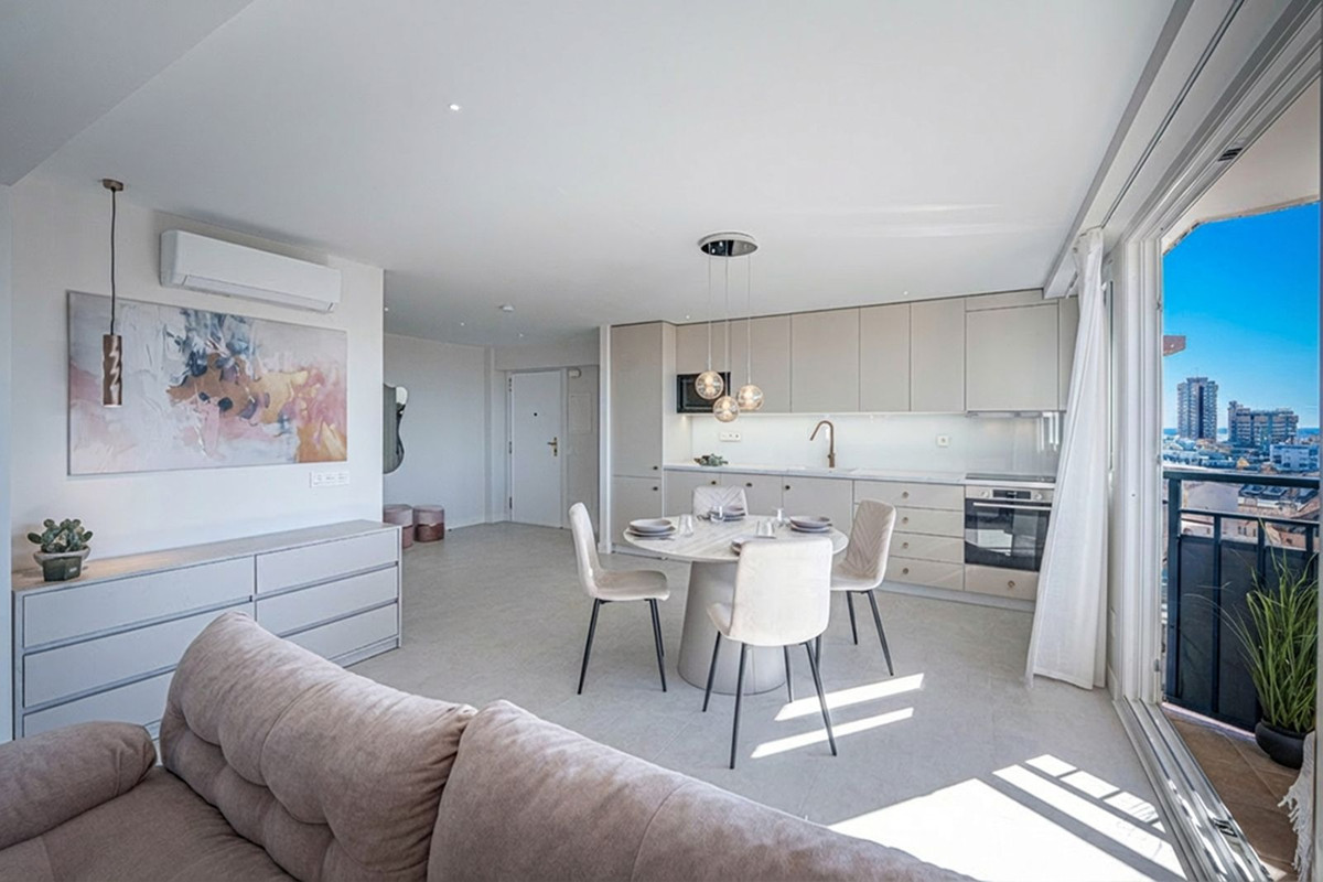Se vende Apartamento en Planta Última de 3 dormitorios en Costa Del Sol, Málaga, España