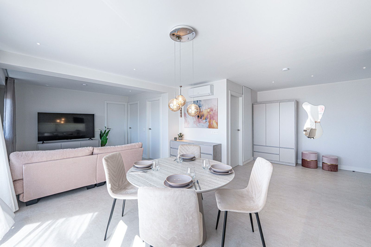 Se vende Apartamento en Planta Última de 3 dormitorios en Costa Del Sol, Málaga, España