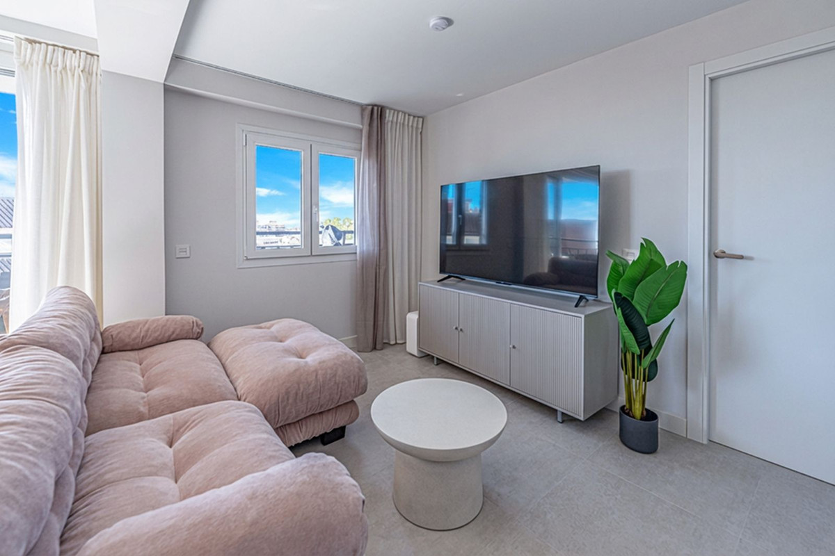 Se vende Apartamento en Planta Última de 3 dormitorios en Costa Del Sol, Málaga, España
