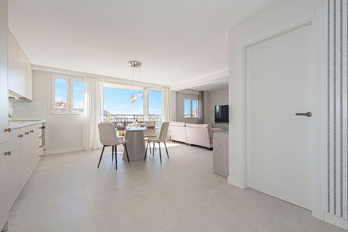 Se vende Apartamento en Planta Última de 3 dormitorios en Costa Del Sol, Málaga, España