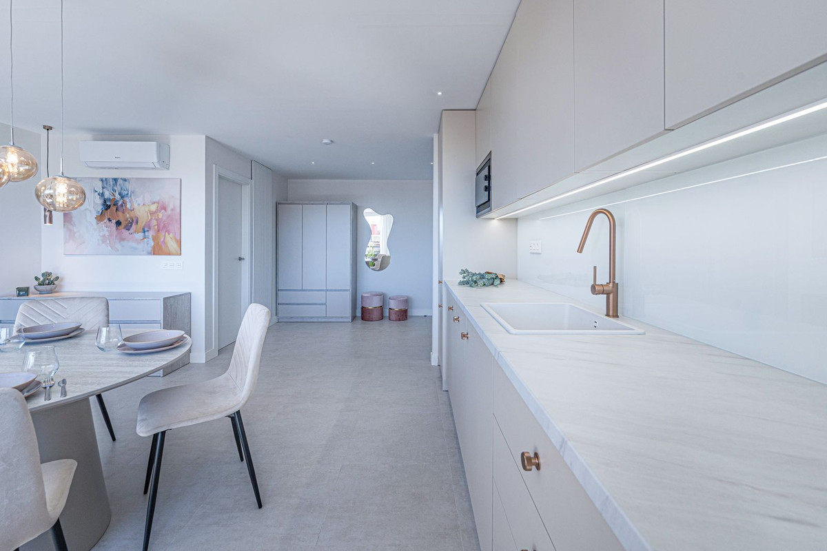 Se vende Apartamento en Planta Última de 3 dormitorios en Costa Del Sol, Málaga, España