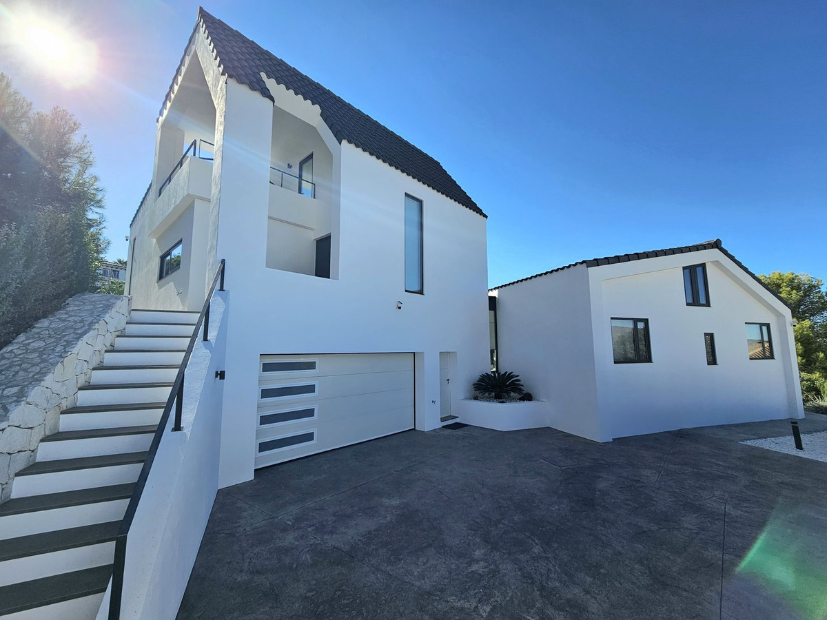 3 Bed Townhouse for sale in Mijas Costa Del Sol, Málaga, Spain