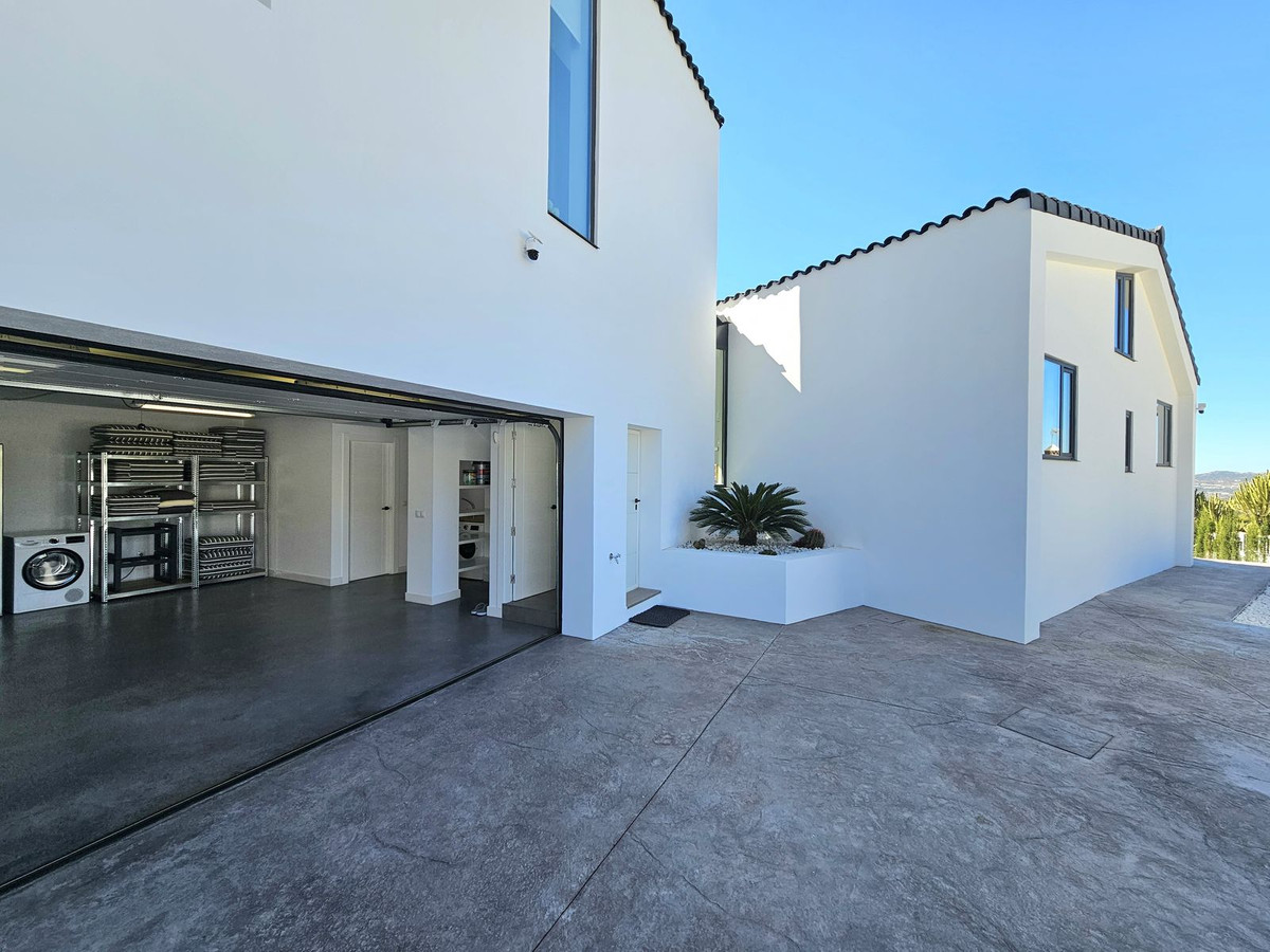 3 Bed Townhouse for sale in Mijas Costa Del Sol, Málaga, Spain