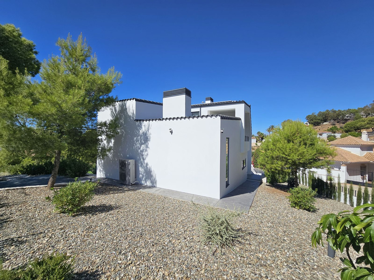 3 Bed Townhouse for sale in Mijas Costa Del Sol, Málaga, Spain
