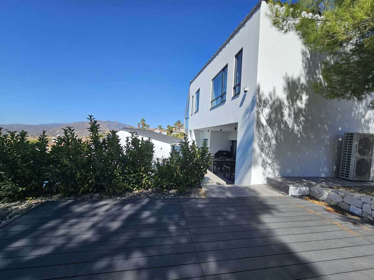 3 Bed Townhouse for sale in Mijas Costa Del Sol, Málaga, Spain