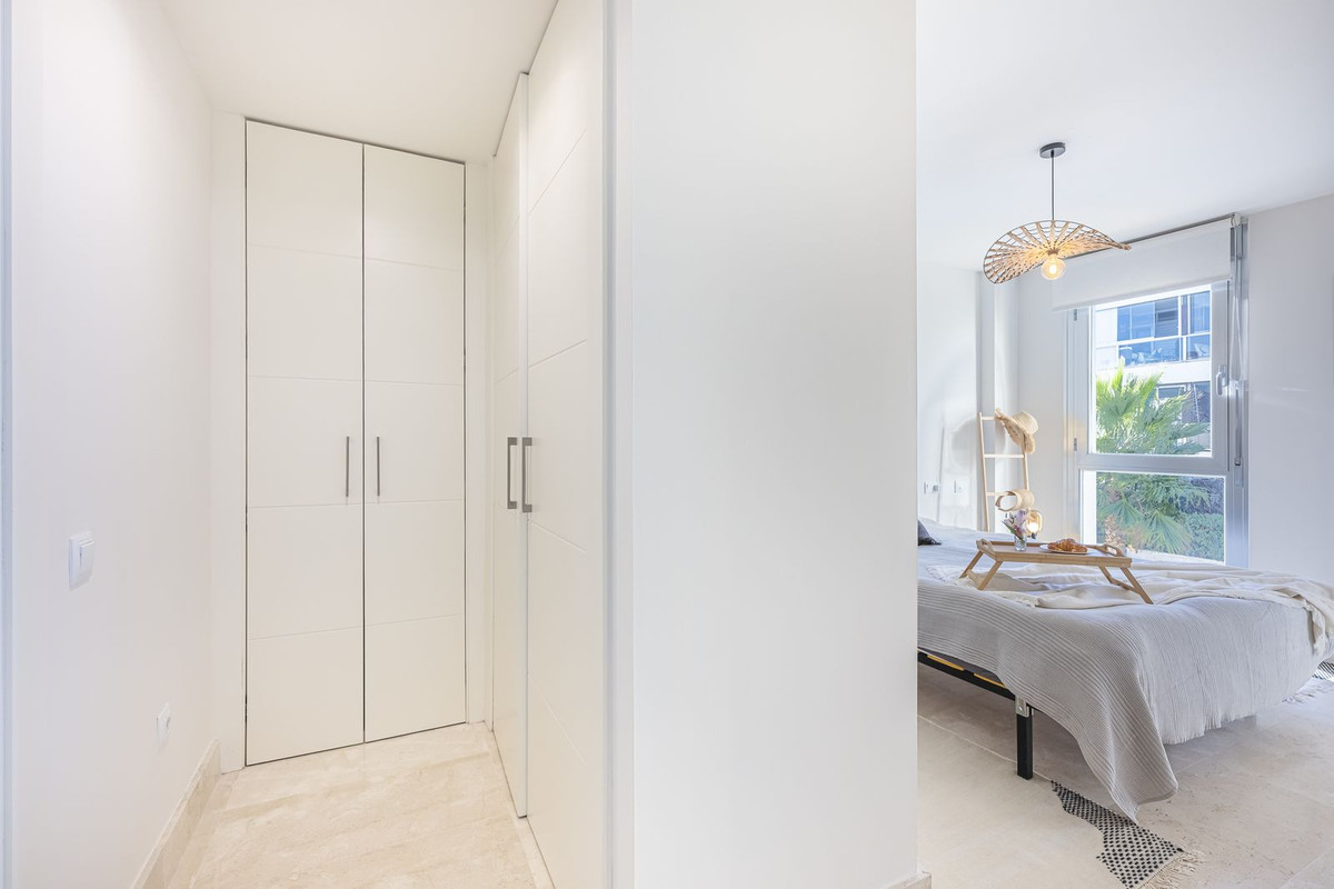 Se vende Apartamento Planta Media de 3 dormitorios en Costa Del Sol, Málaga, España
