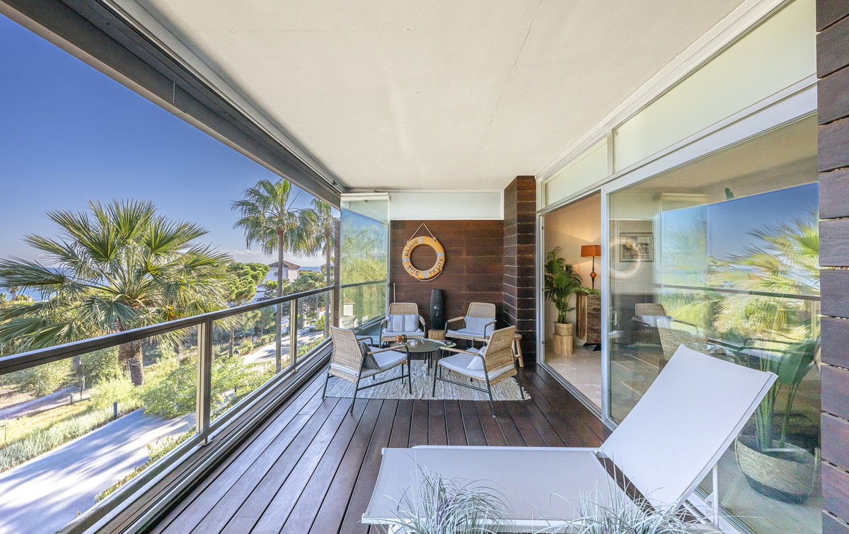 Se vende Apartamento Planta Media de 3 dormitorios en Costa Del Sol, Málaga, España