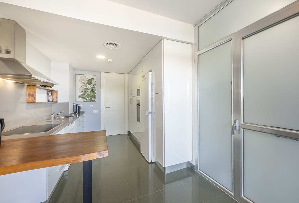 Se vende Apartamento Planta Media de 3 dormitorios en Costa Del Sol, Málaga, España