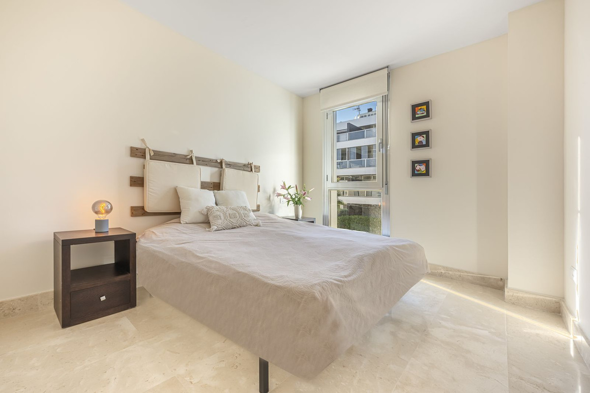 Se vende Apartamento Planta Media de 3 dormitorios en Costa Del Sol, Málaga, España