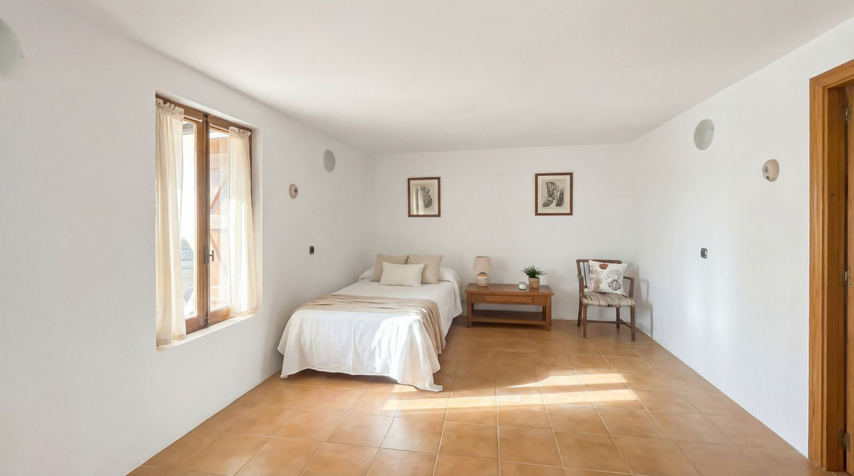 6 Bed Townhouse for sale in Villanueva Del Rosario Costa Del Sol, Málaga, Spain
