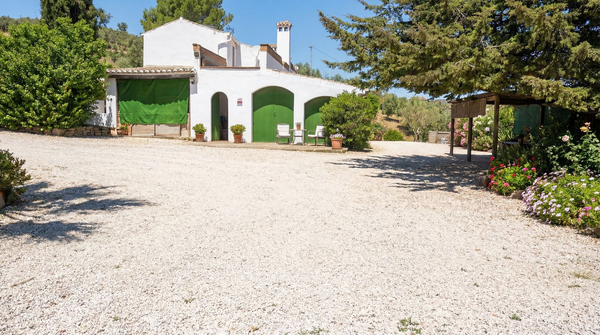 6 Bed Townhouse for sale in Villanueva Del Rosario Costa Del Sol, Málaga, Spain