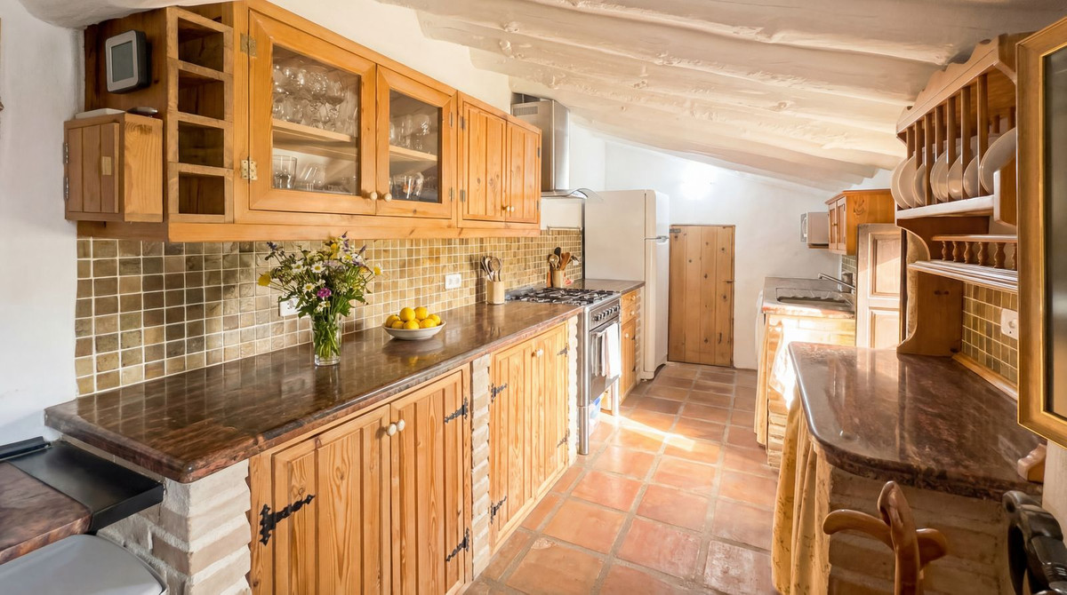 6 Bed Townhouse for sale in Villanueva Del Rosario Costa Del Sol, Málaga, Spain