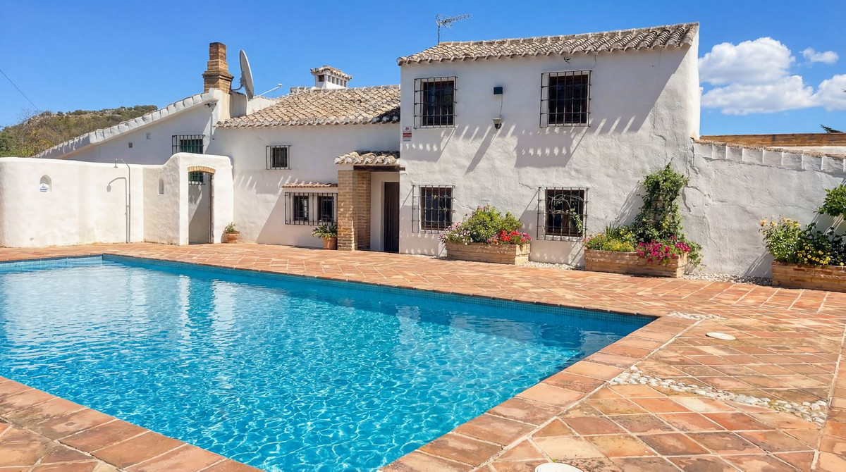 6 Bed Townhouse for sale in Villanueva Del Rosario Costa Del Sol, Málaga, Spain