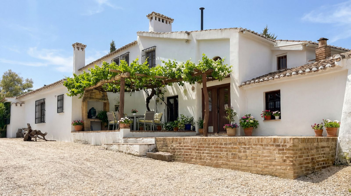 6 Bed Townhouse for sale in Villanueva Del Rosario Costa Del Sol, Málaga, Spain