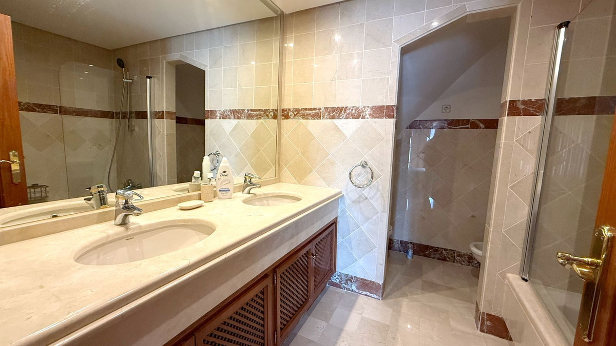 3 Bed Apartment for sale in New Golden Mile Costa Del Sol, Málaga, Spain