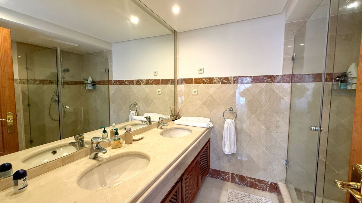 3 Bed Apartment for sale in New Golden Mile Costa Del Sol, Málaga, Spain