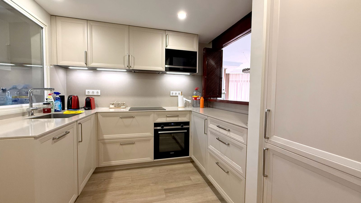 3 Bed Apartment for sale in New Golden Mile Costa Del Sol, Málaga, Spain