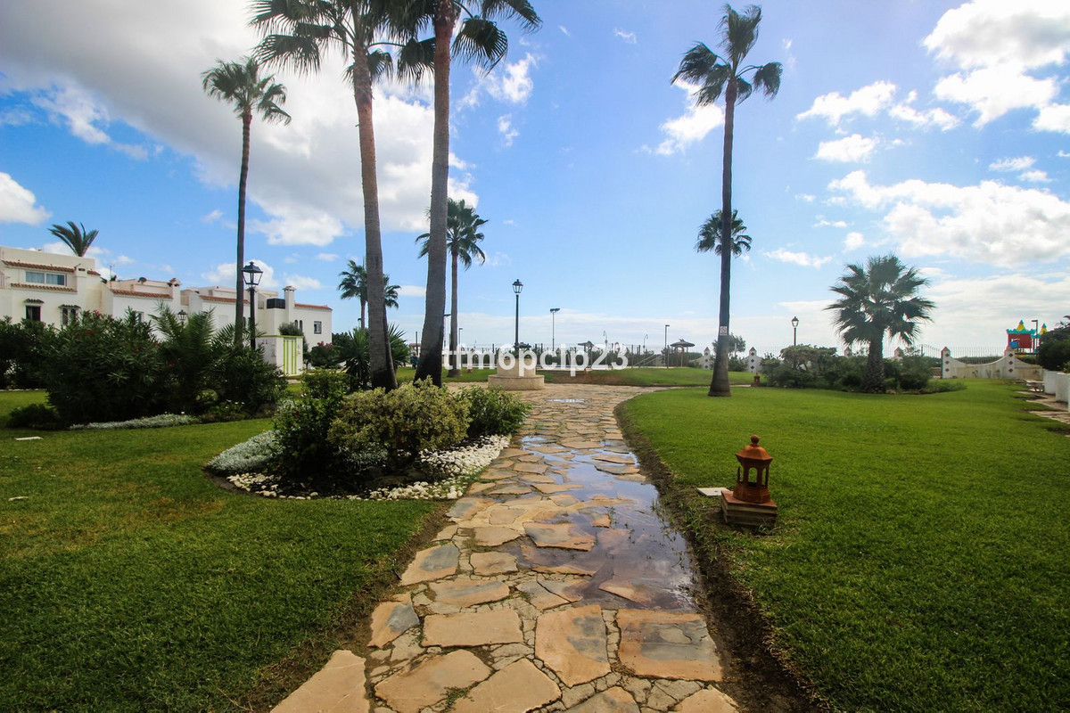 4 Bed Townhouse for sale in Casares Playa Costa Del Sol, Málaga, Spain