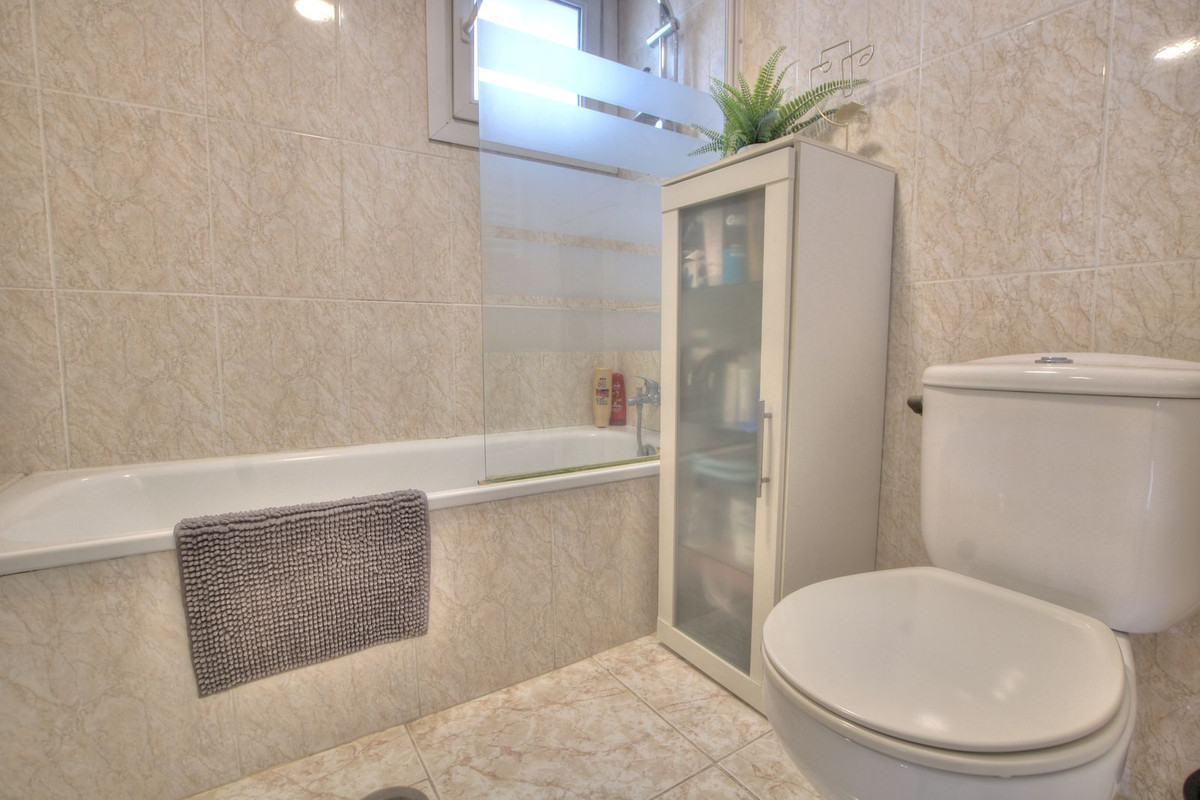 Se vende Apartamento Planta Baja de 2 dormitorios en Costa Del Sol, Málaga, España