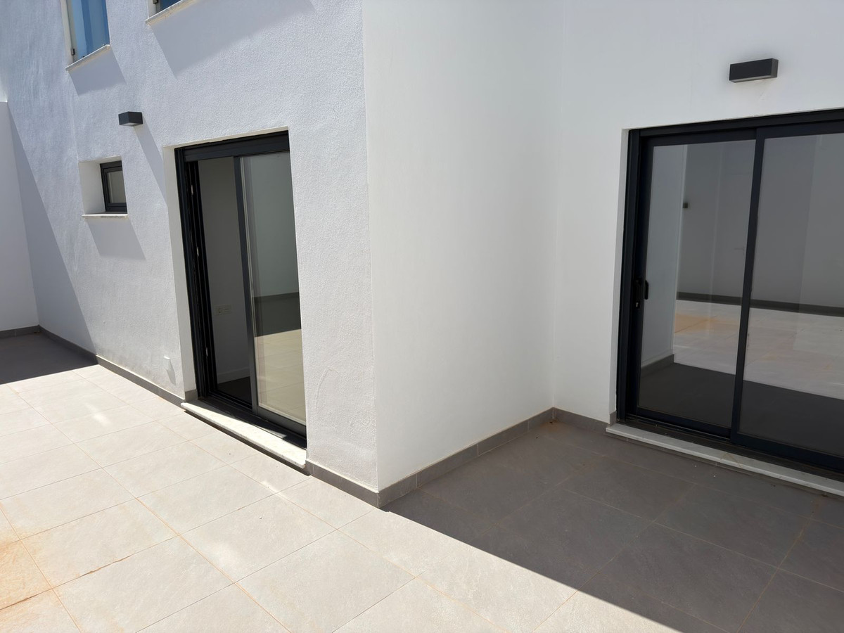Se vende Apartamento Planta Baja de 2 dormitorios en Costa Del Sol, Málaga, España