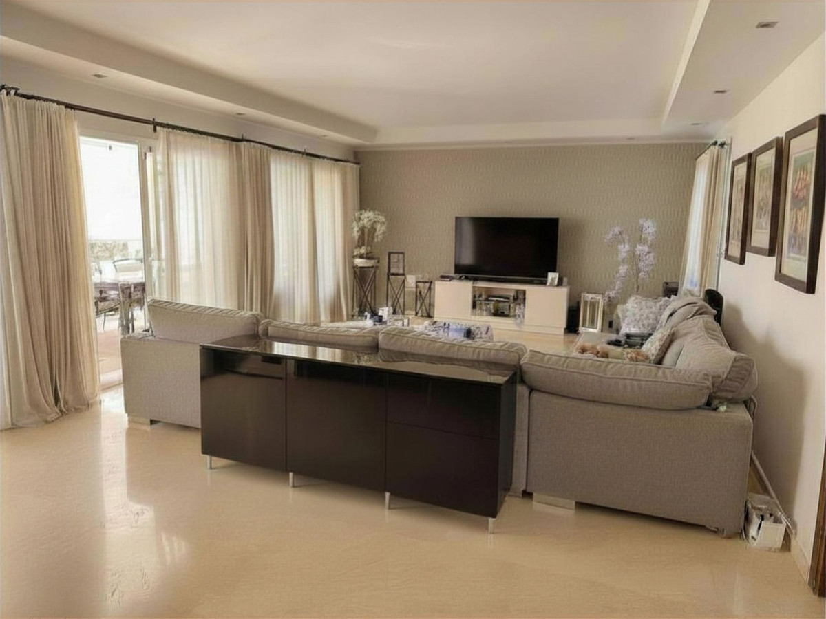 4 Bed Townhouse for sale in Estepona Costa Del Sol, Málaga, Spain