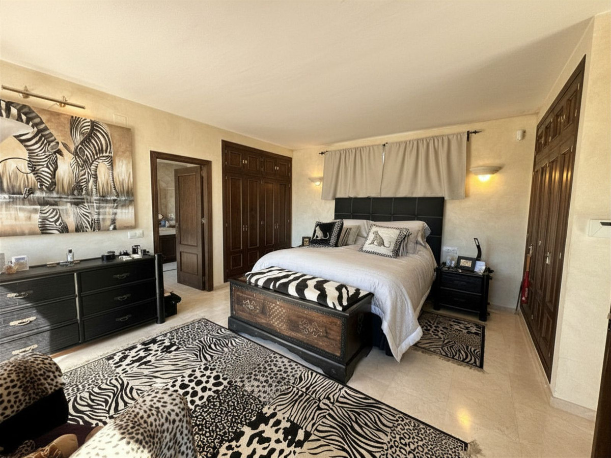 4 Bed Townhouse for sale in Estepona Costa Del Sol, Málaga, Spain