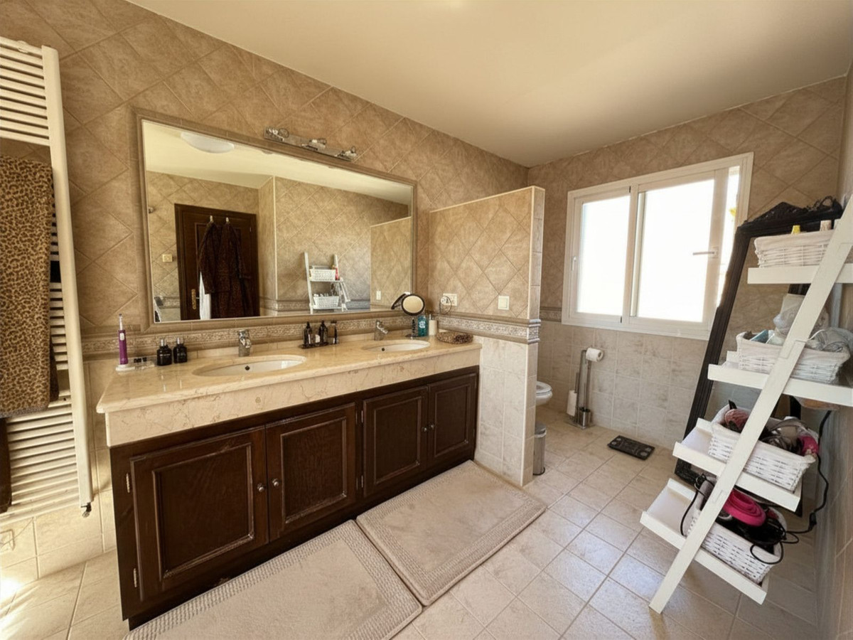 4 Bed Townhouse for sale in Estepona Costa Del Sol, Málaga, Spain