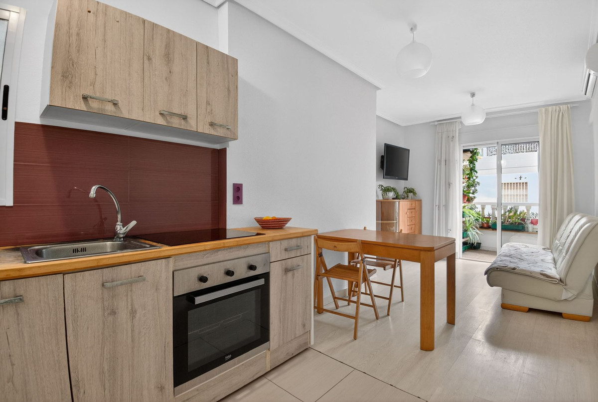 Se vende Apartamento en Planta Última de 2 dormitorios en Costa Blanca, Alicante, España