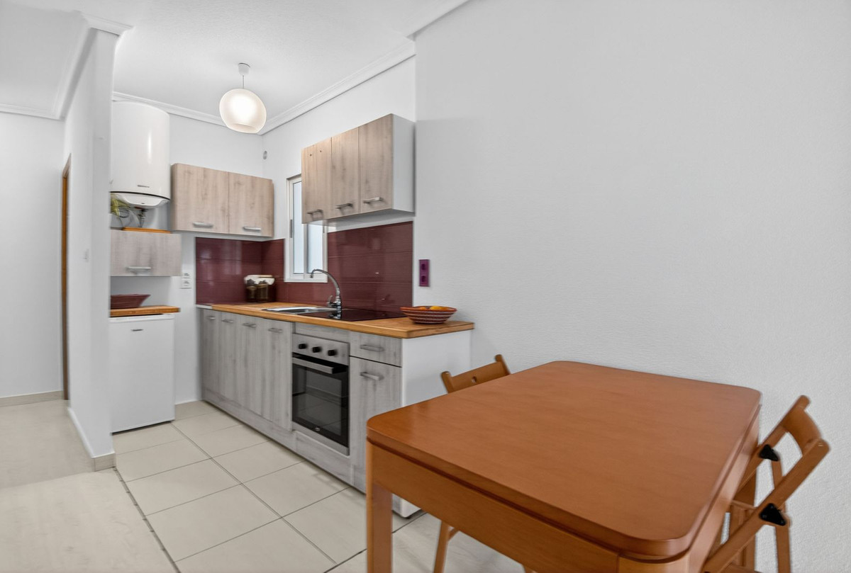 Se vende Apartamento en Planta Última de 2 dormitorios en Costa Blanca, Alicante, España