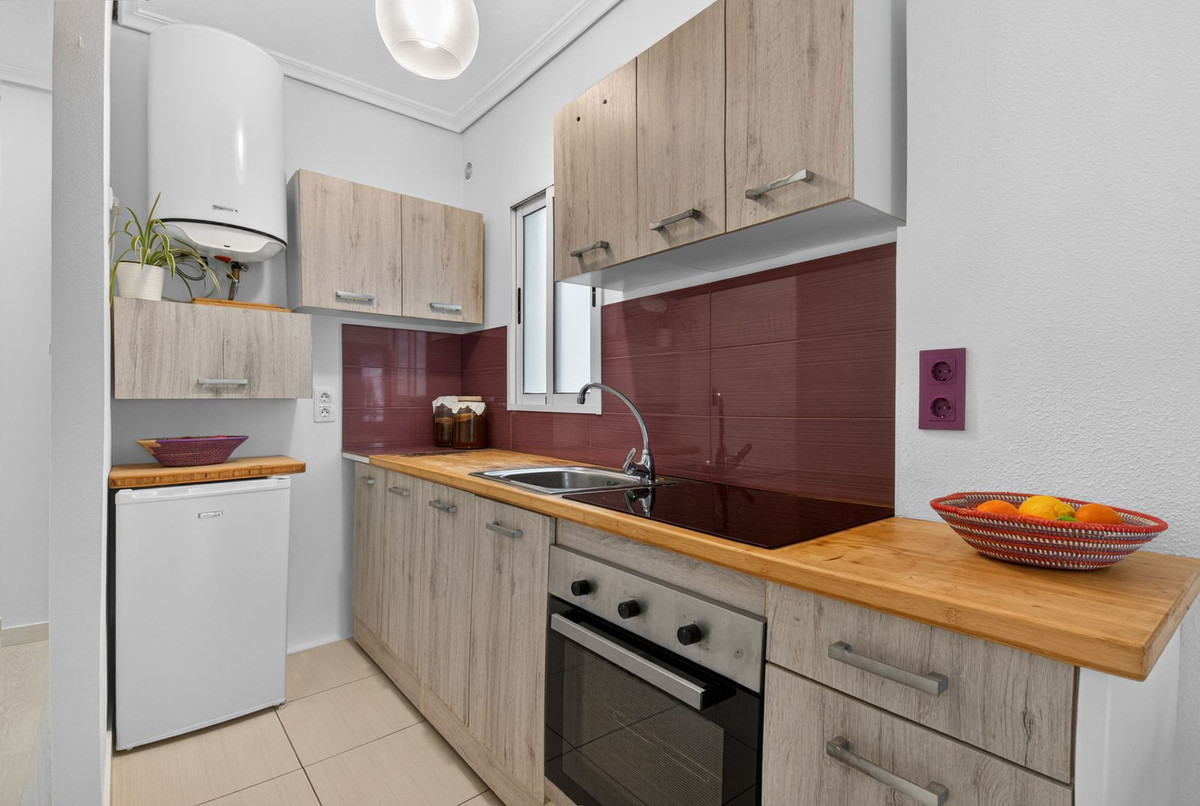 Se vende Apartamento en Planta Última de 2 dormitorios en Costa Blanca, Alicante, España