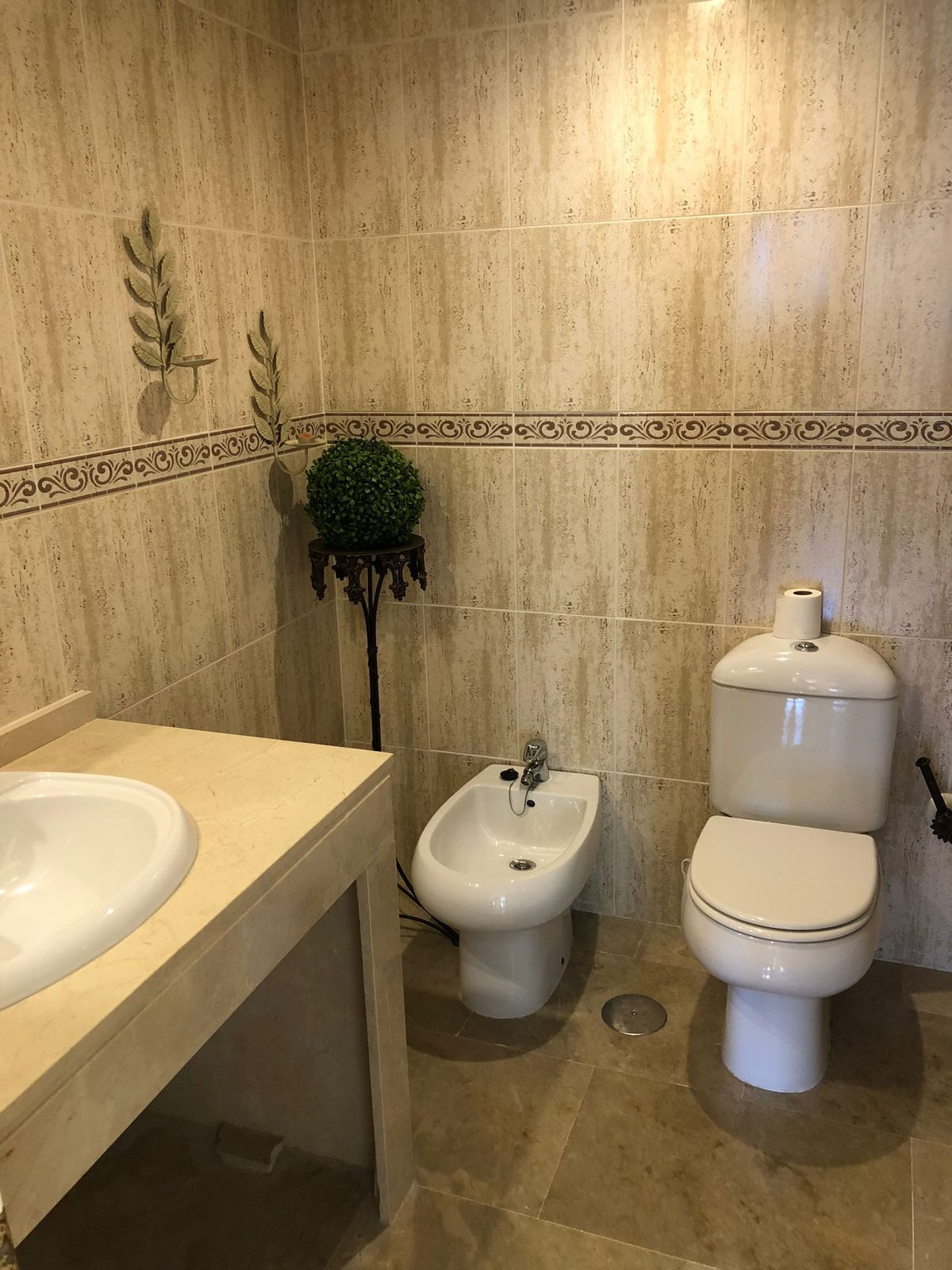 3 Bed Apartment for sale in La Duquesa Costa Del Sol, Málaga, Spain
