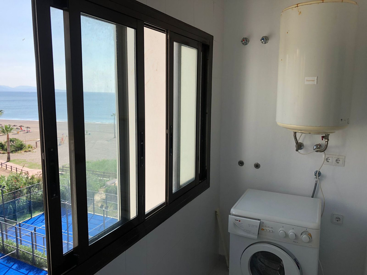 3 Bed Apartment for sale in La Duquesa Costa Del Sol, Málaga, Spain