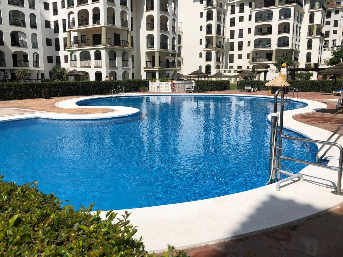 3 Bed Apartment for sale in La Duquesa Costa Del Sol, Málaga, Spain