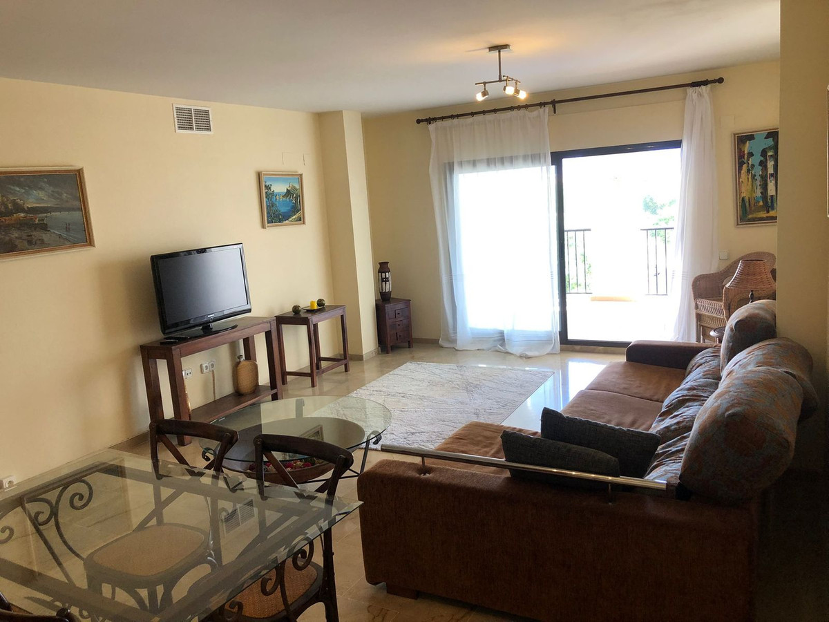 3 Bed Apartment for sale in La Duquesa Costa Del Sol, Málaga, Spain