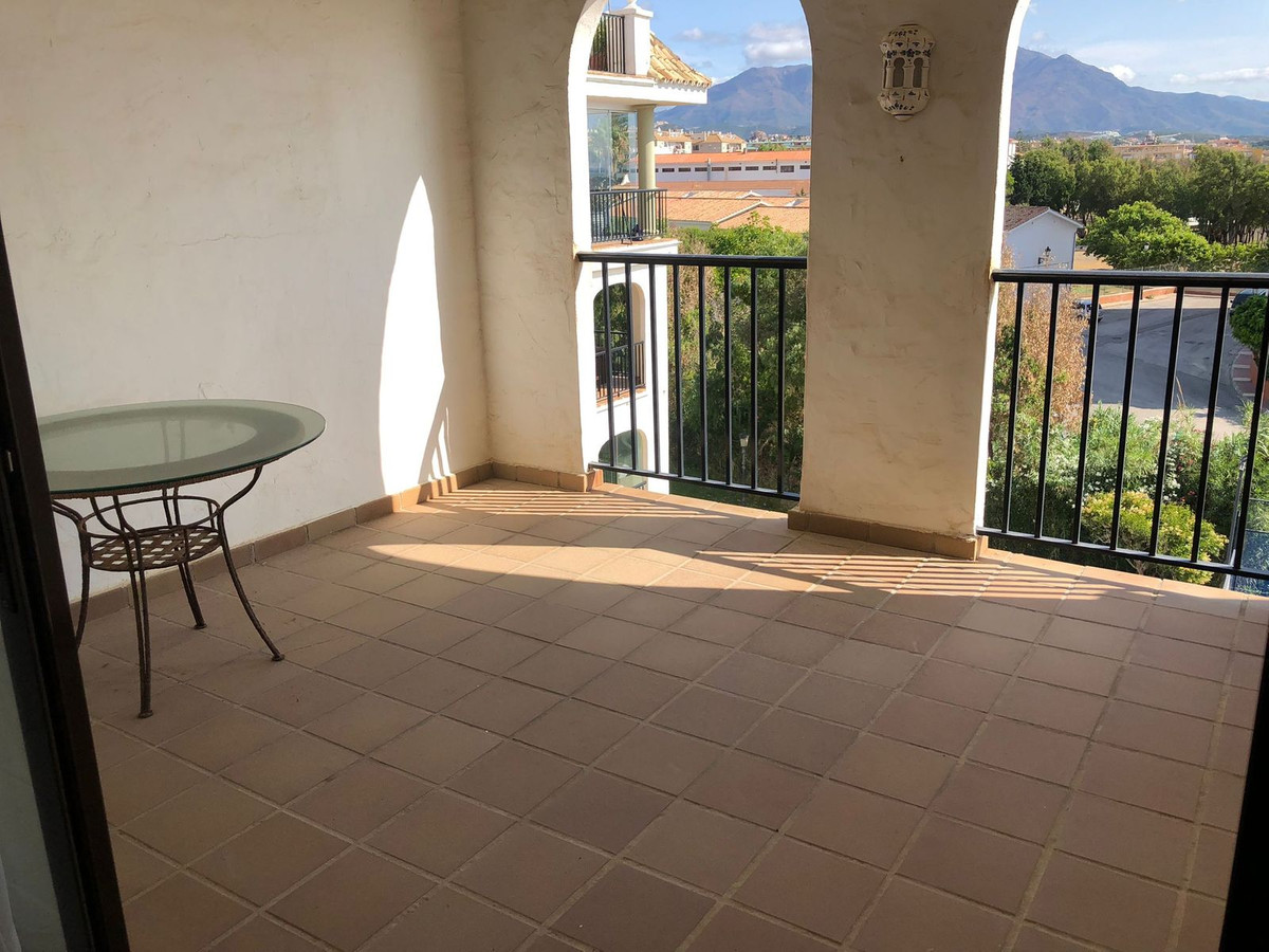 3 Bed Apartment for sale in La Duquesa Costa Del Sol, Málaga, Spain
