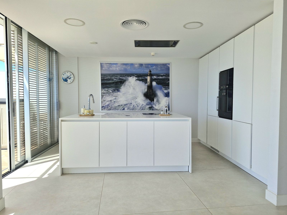 3 Bed Apartment for sale in Estepona Costa Del Sol, Málaga, Spain