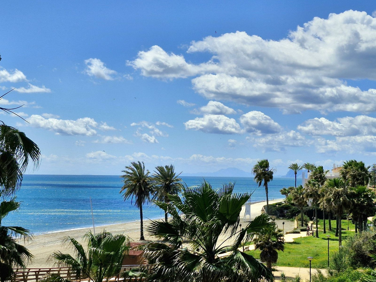 3 Bed Apartment for sale in Estepona Costa Del Sol, Málaga, Spain