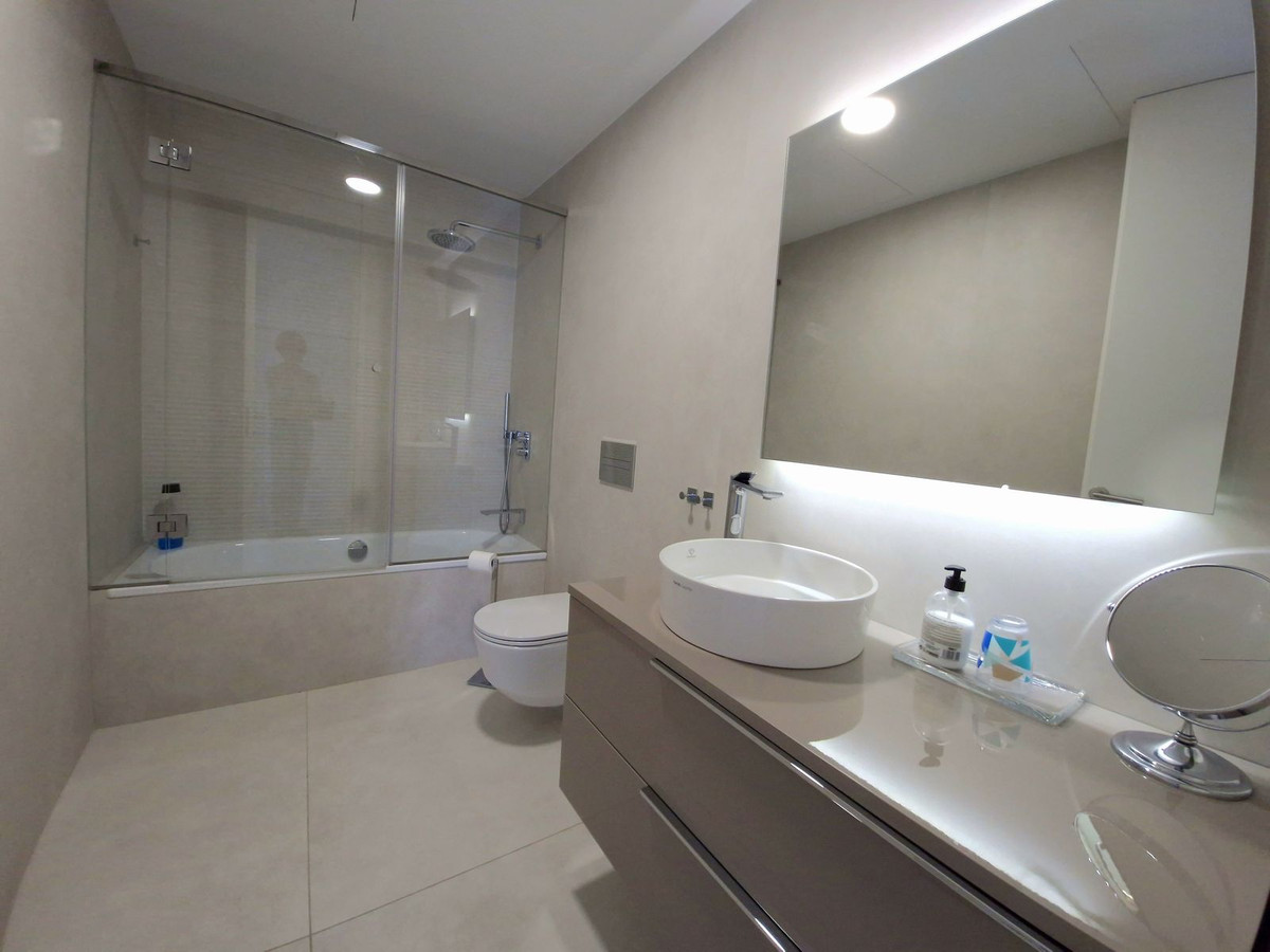 3 Bed Apartment for sale in Estepona Costa Del Sol, Málaga, Spain