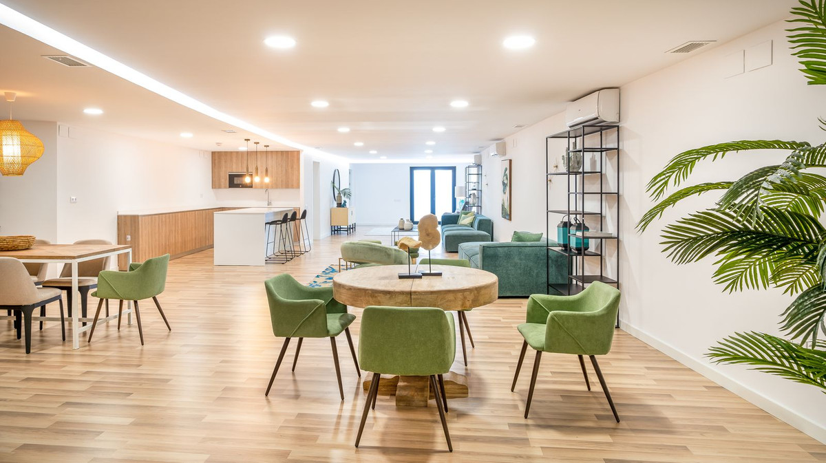 3 Bed Apartment for sale in Estepona Costa Del Sol, Málaga, Spain