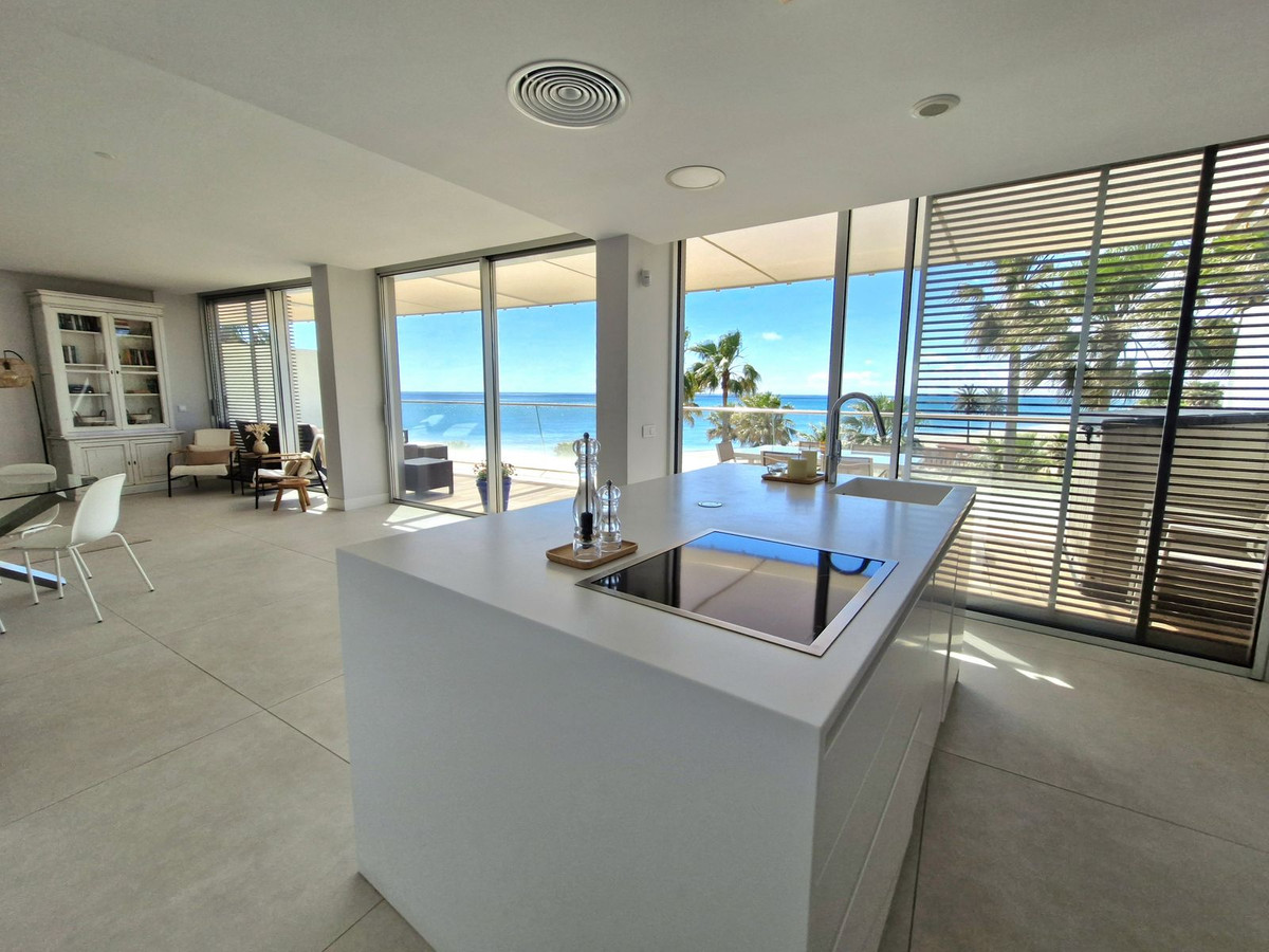 3 Bed Apartment for sale in Estepona Costa Del Sol, Málaga, Spain