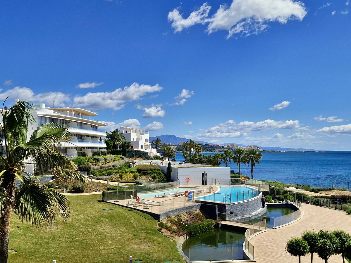 3 Bed Apartment for sale in Estepona Costa Del Sol, Málaga, Spain