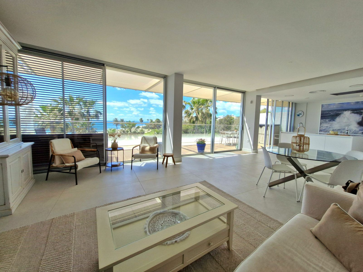 3 Bed Apartment for sale in Estepona Costa Del Sol, Málaga, Spain