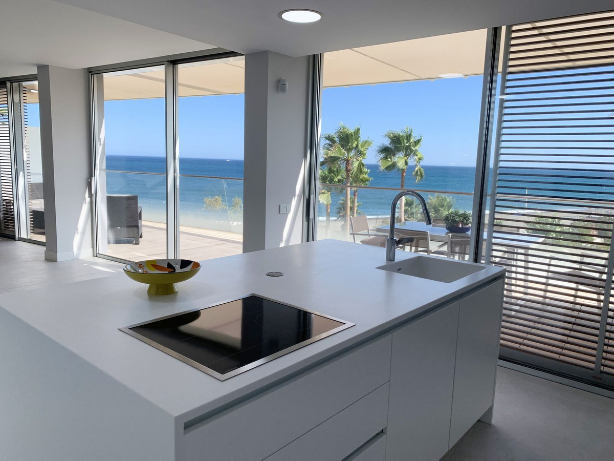 3 Bed Apartment for sale in Estepona Costa Del Sol, Málaga, Spain