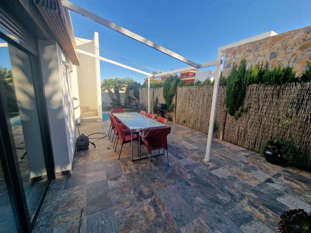 Se vende Villa - Chalet de 2 dormitorios en Costa Blanca, Alicante, España