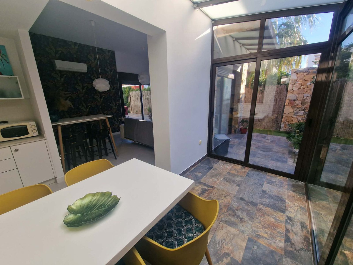 Se vende Villa - Chalet de 2 dormitorios en Costa Blanca, Alicante, España